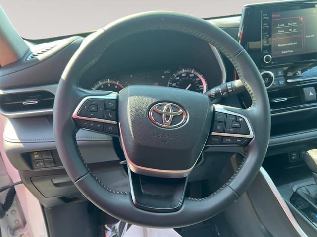 used 2022 Toyota Highlander car, priced at $38,311