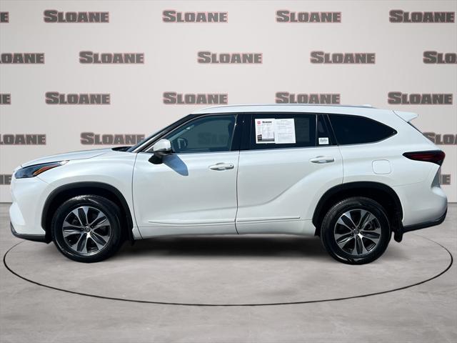 used 2022 Toyota Highlander car, priced at $38,311