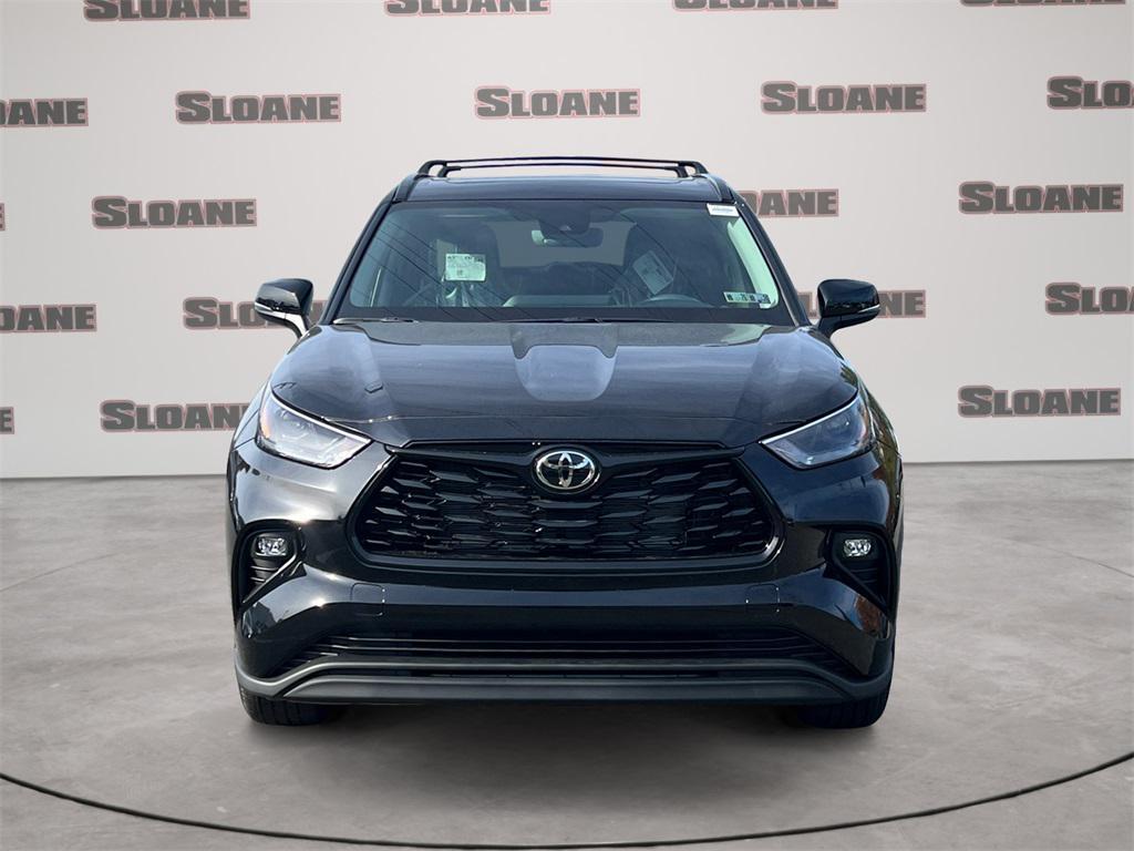 new 2025 Toyota Highlander Hybrid car, priced at $51,868