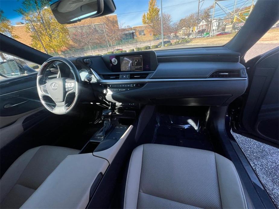 used 2021 Lexus ES 350 car, priced at $32,500