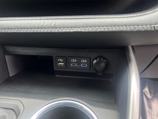 used 2022 Toyota Highlander car, priced at $31,987
