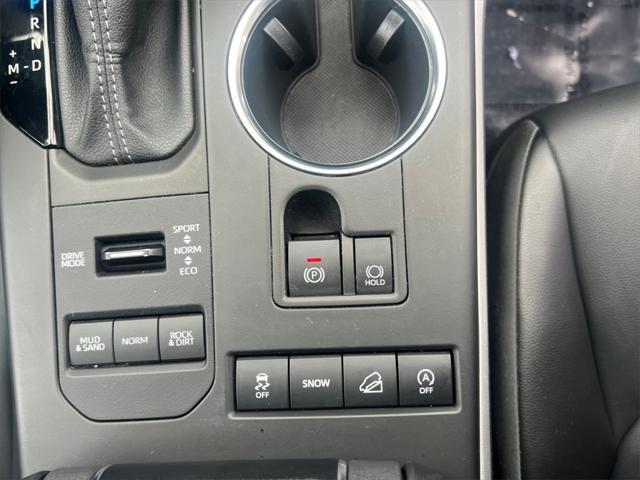 used 2022 Toyota Highlander car, priced at $31,987