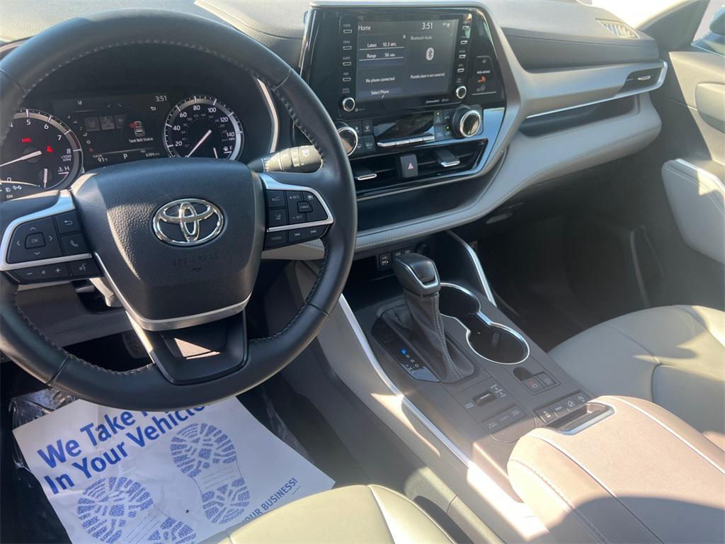 used 2022 Toyota Highlander car, priced at $39,490