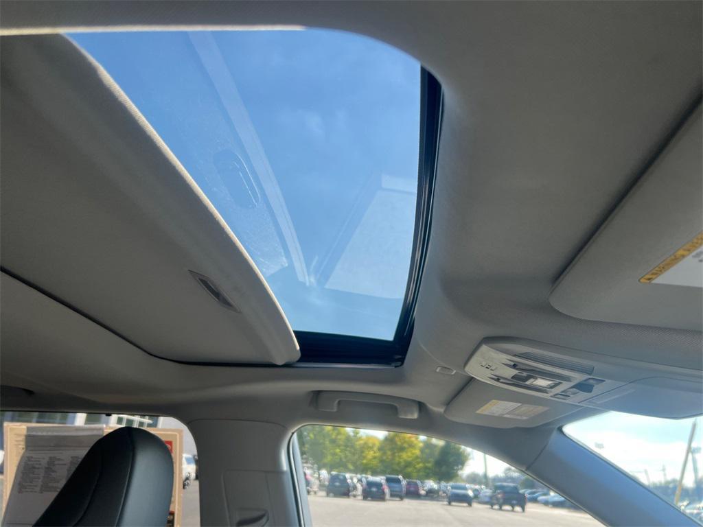 used 2022 Toyota Highlander car, priced at $39,490