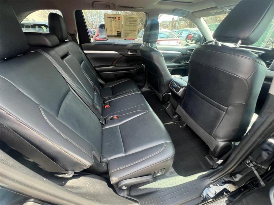 used 2019 Toyota Highlander car, priced at $29,460