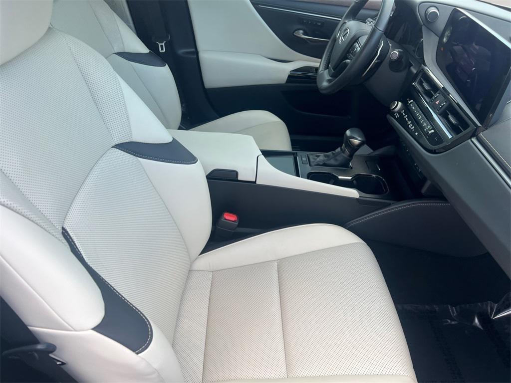 used 2023 Lexus ES 350 car, priced at $36,438