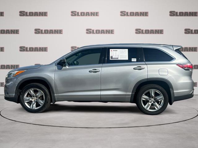 used 2015 Toyota Highlander car, priced at $21,147