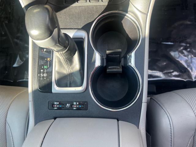 used 2015 Toyota Highlander car, priced at $21,147