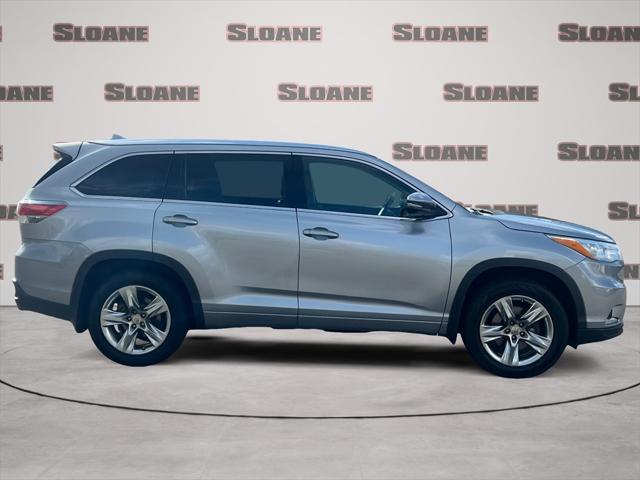 used 2015 Toyota Highlander car, priced at $21,147