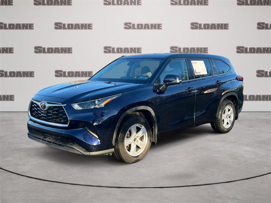 used 2022 Toyota Highlander car, priced at $32,319