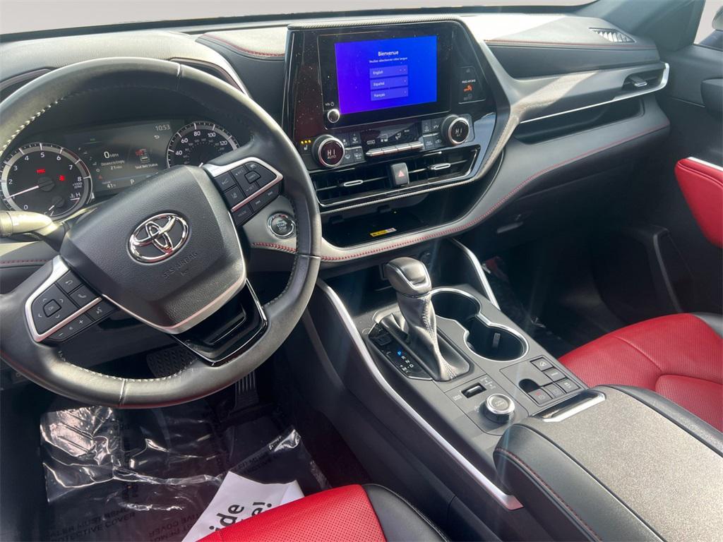 used 2023 Toyota Highlander car, priced at $40,249