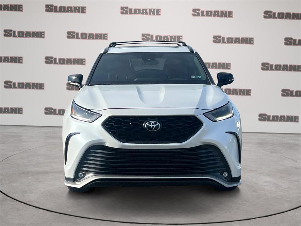 used 2023 Toyota Highlander car, priced at $40,249