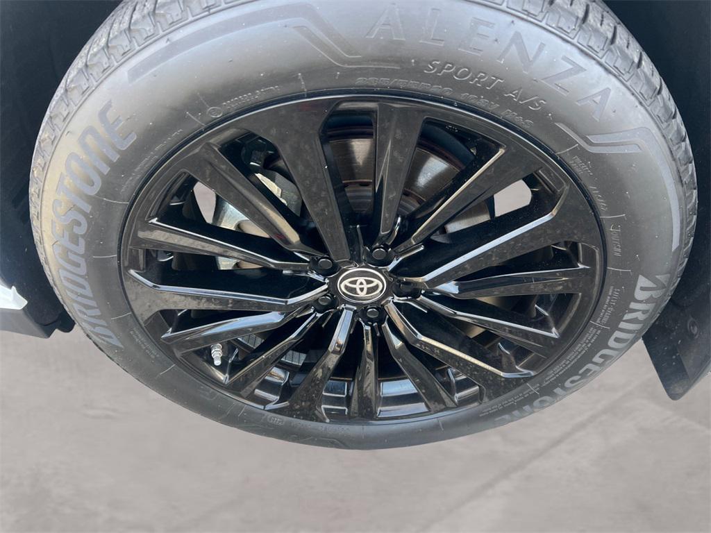 used 2023 Toyota Highlander car, priced at $40,249