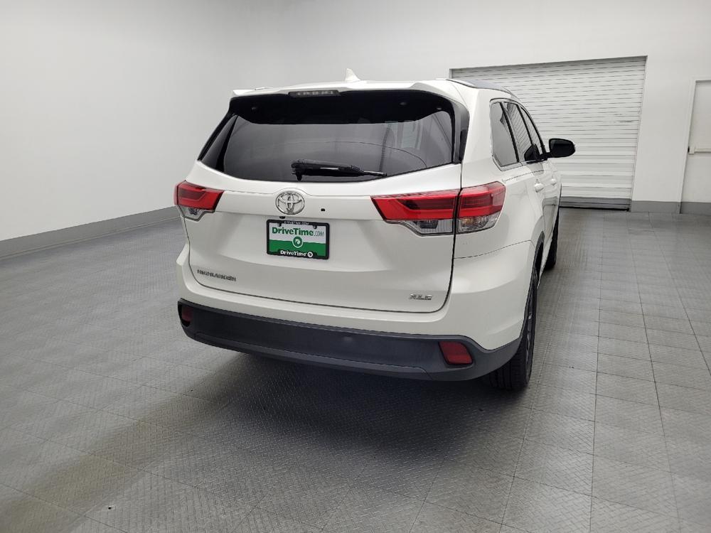 used 2018 Toyota Highlander car, priced at $22,295