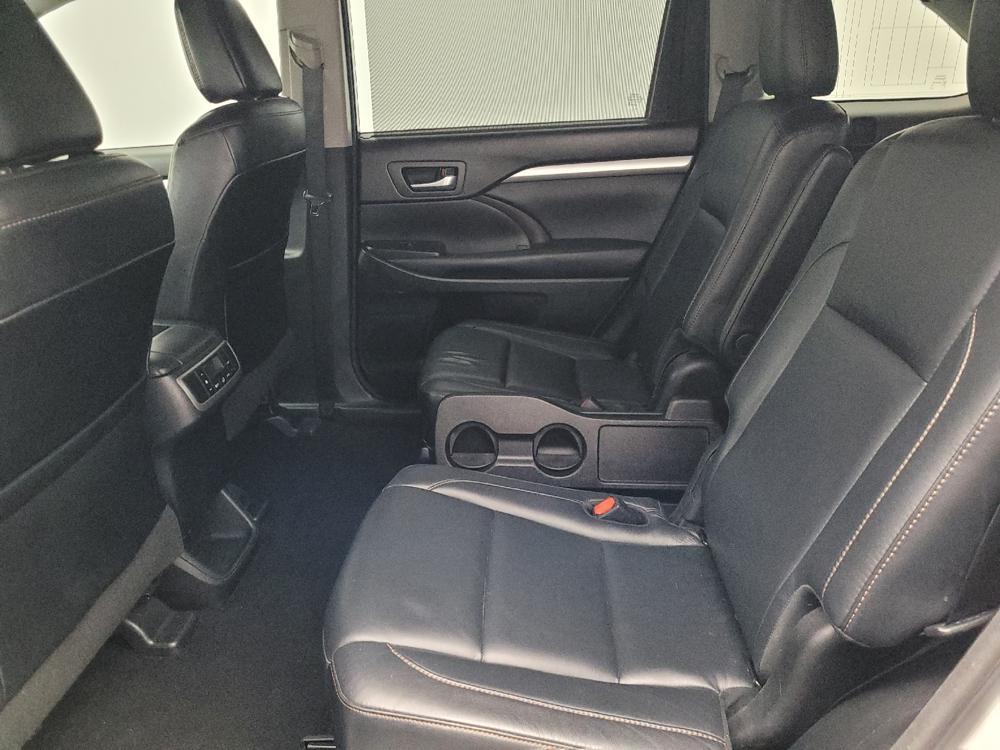 used 2018 Toyota Highlander car, priced at $22,295