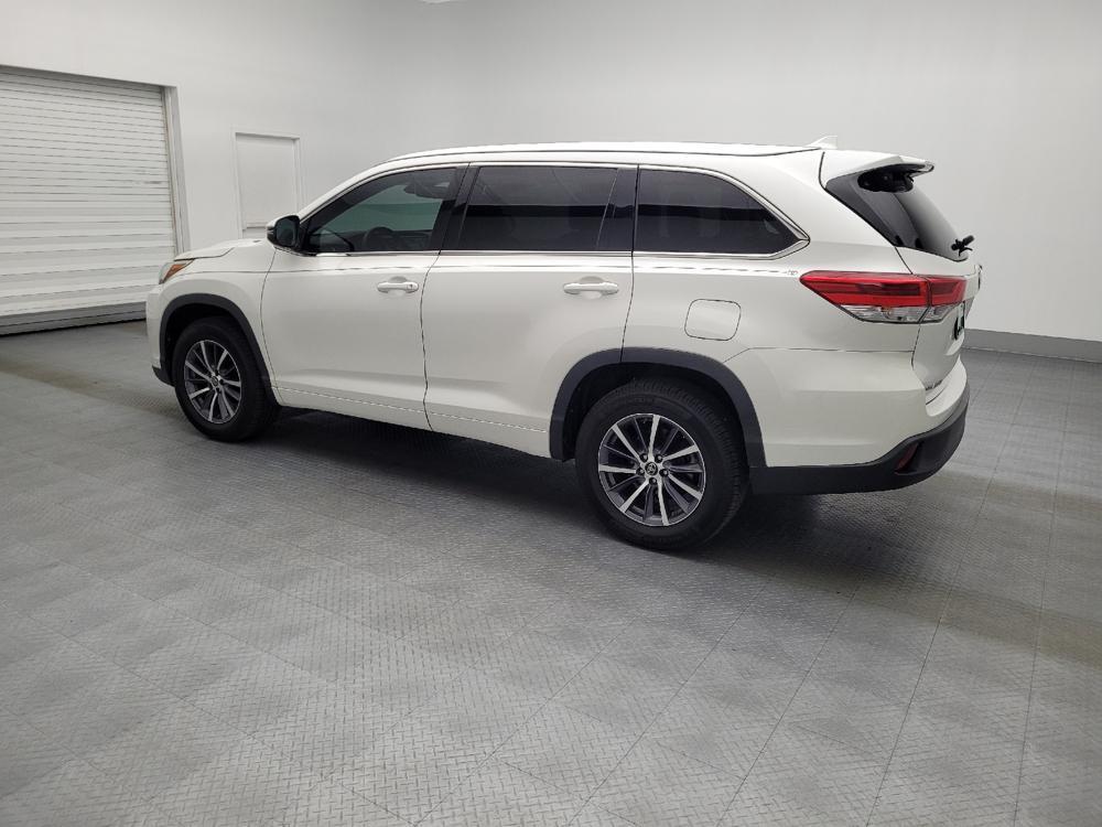used 2018 Toyota Highlander car, priced at $22,295