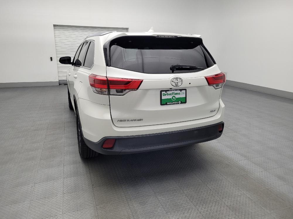 used 2018 Toyota Highlander car, priced at $22,295