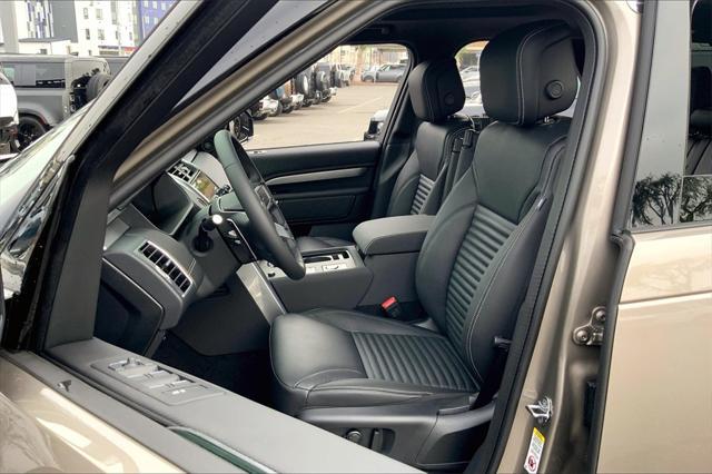 new 2025 Land Rover Discovery car, priced at $79,028