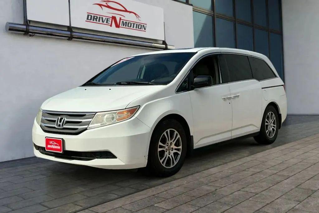 used 2013 Honda Odyssey car, priced at $11,984