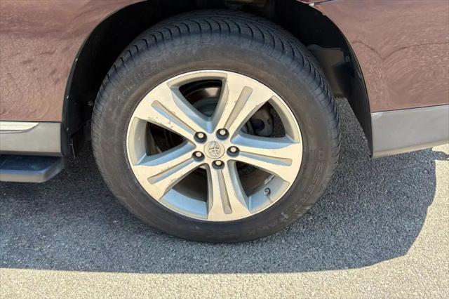 used 2012 Toyota Highlander car, priced at $16,984