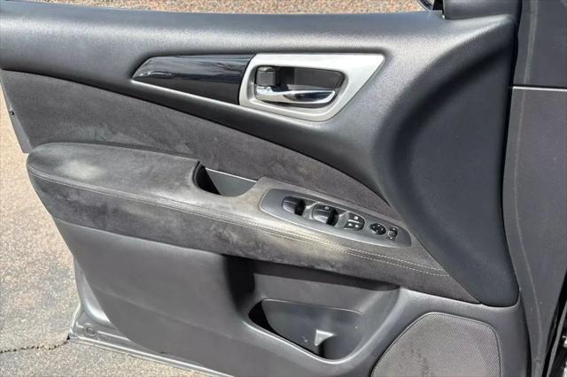 used 2016 Nissan Pathfinder car, priced at $3,967