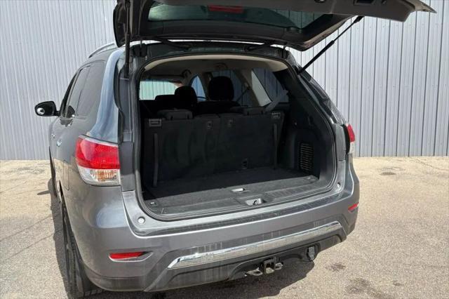 used 2016 Nissan Pathfinder car, priced at $3,967