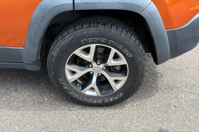 used 2015 Jeep Cherokee car, priced at $13,984