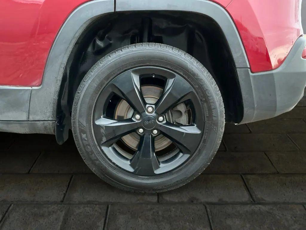 used 2016 Jeep Cherokee car, priced at $10,484