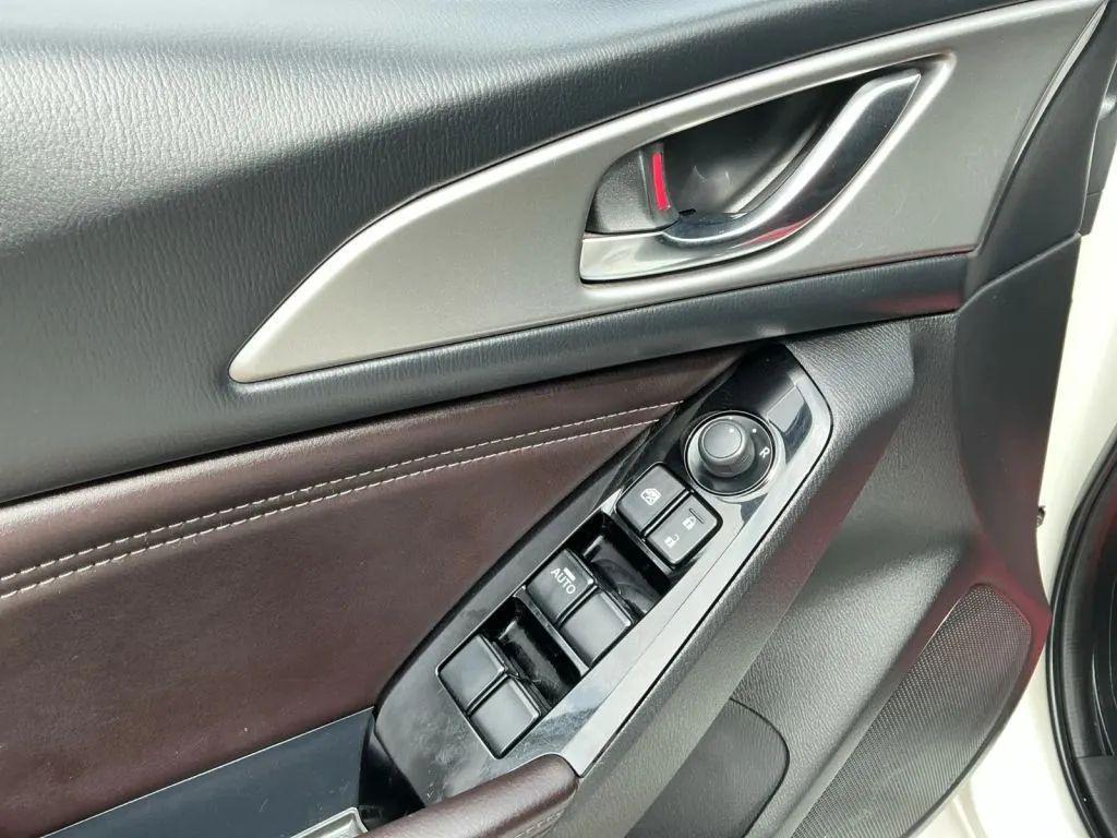 used 2018 Mazda Mazda3 car, priced at $15,984