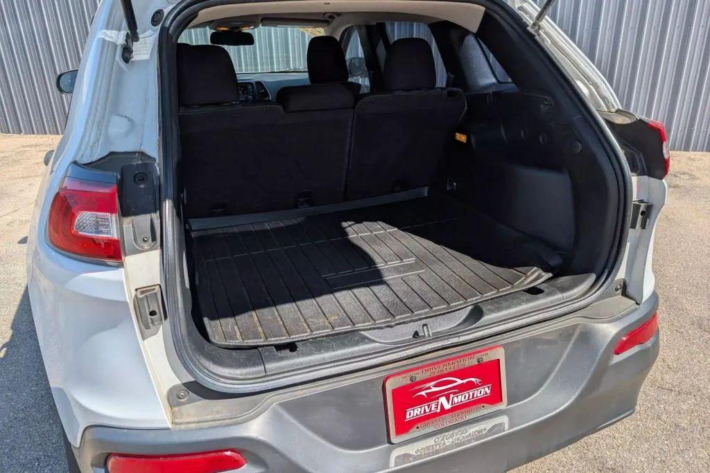 used 2017 Jeep Cherokee car, priced at $7,467