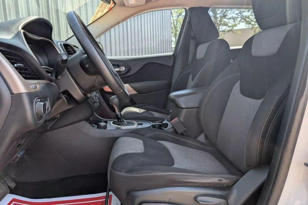 used 2017 Jeep Cherokee car, priced at $7,467