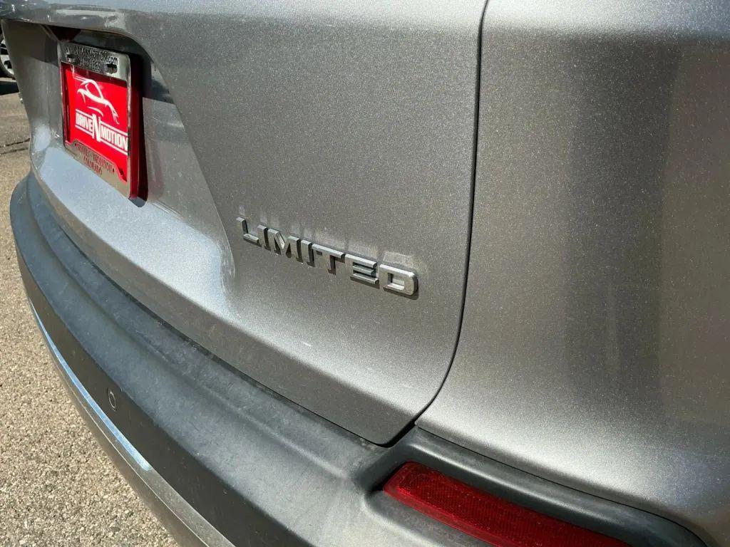 used 2020 Jeep Cherokee car, priced at $13,471