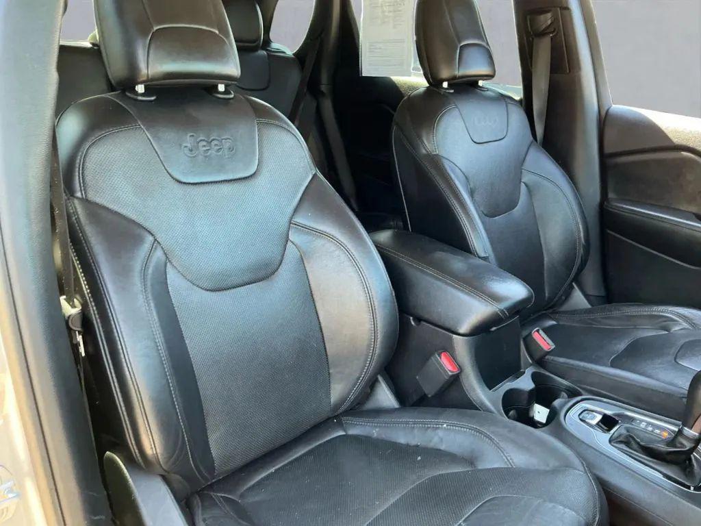 used 2020 Jeep Cherokee car, priced at $13,471