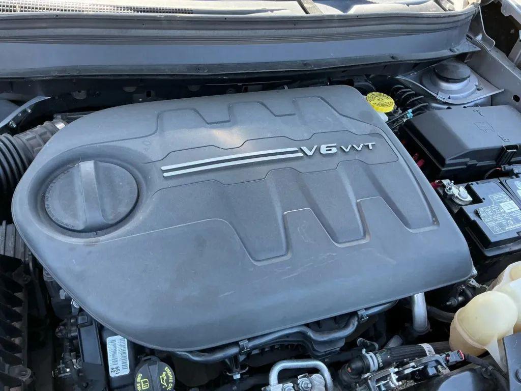 used 2020 Jeep Cherokee car, priced at $13,471