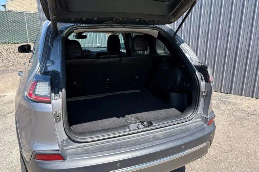 used 2020 Jeep Cherokee car, priced at $13,471