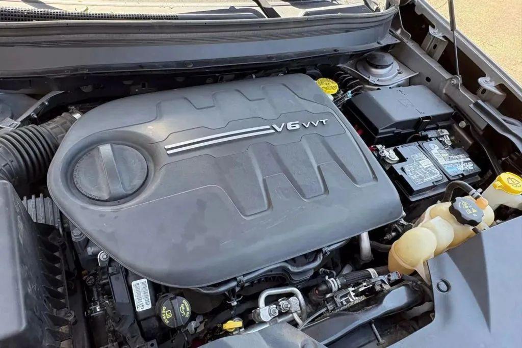 used 2020 Jeep Cherokee car, priced at $13,471