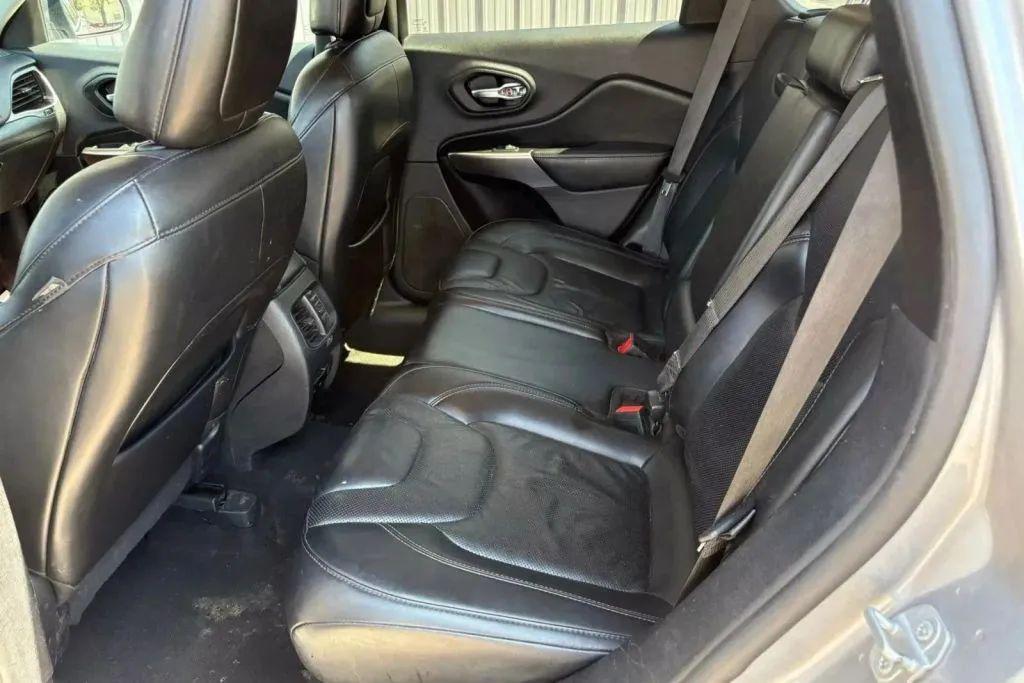 used 2020 Jeep Cherokee car, priced at $13,471