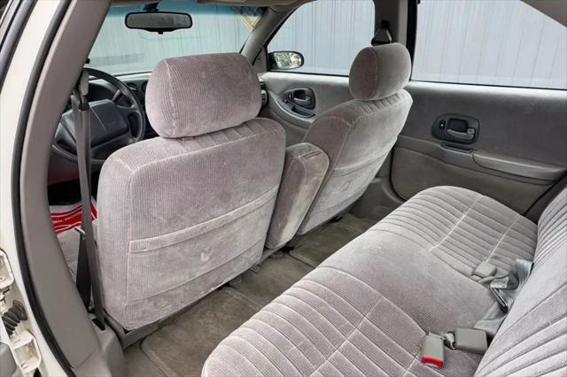 used 2001 Chevrolet Lumina car, priced at $5,984