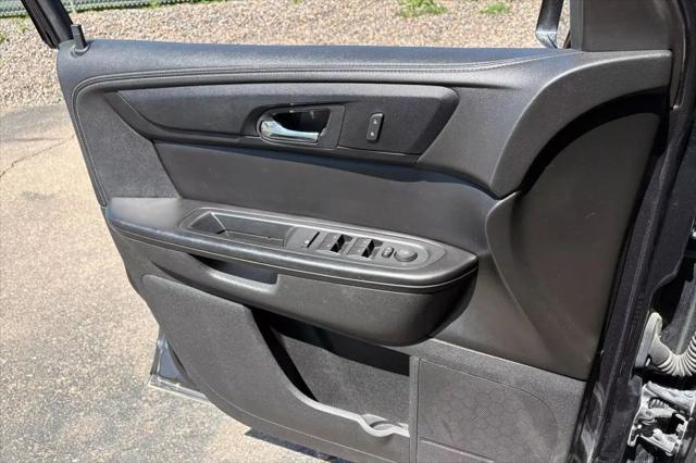 used 2015 Chevrolet Traverse car, priced at $9,984