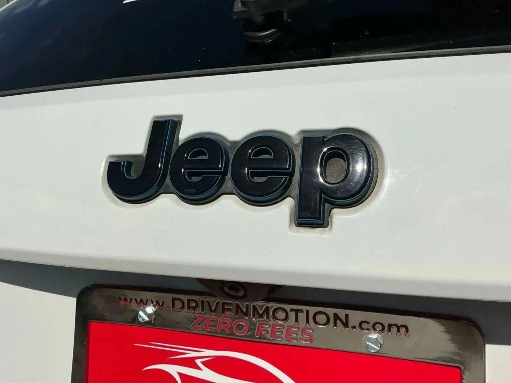 used 2018 Jeep Grand Cherokee car, priced at $17,484