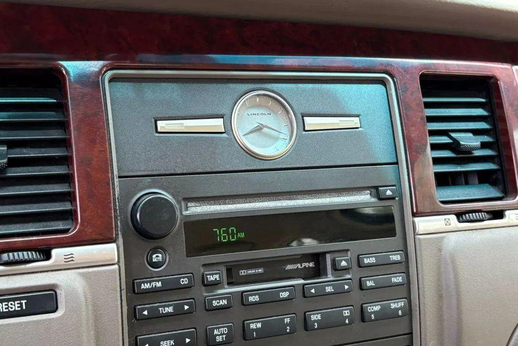 used 2003 Lincoln Town Car car, priced at $8,971