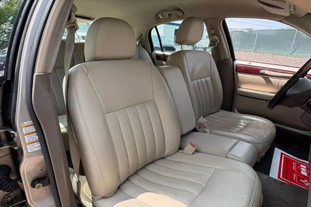 used 2003 Lincoln Town Car car, priced at $8,984