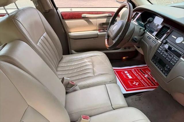 used 2003 Lincoln Town Car car, priced at $8,984
