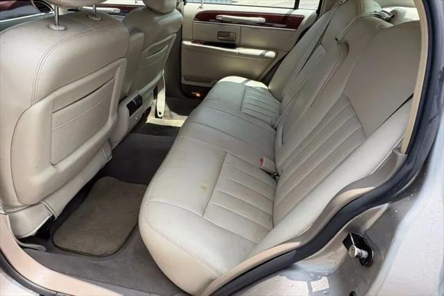 used 2003 Lincoln Town Car car, priced at $8,984