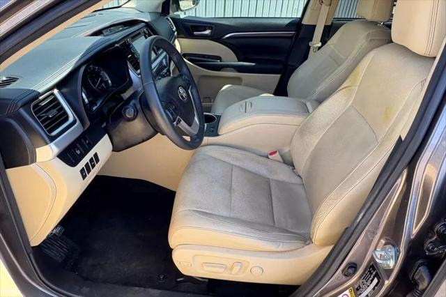 used 2015 Toyota Highlander car, priced at $22,984