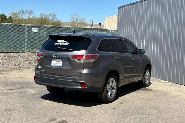 used 2015 Toyota Highlander car, priced at $22,984