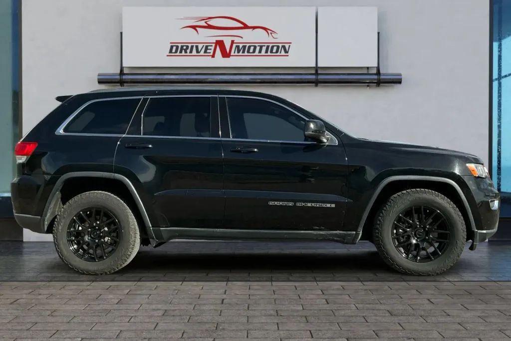 used 2017 Jeep Grand Cherokee car, priced at $11,984