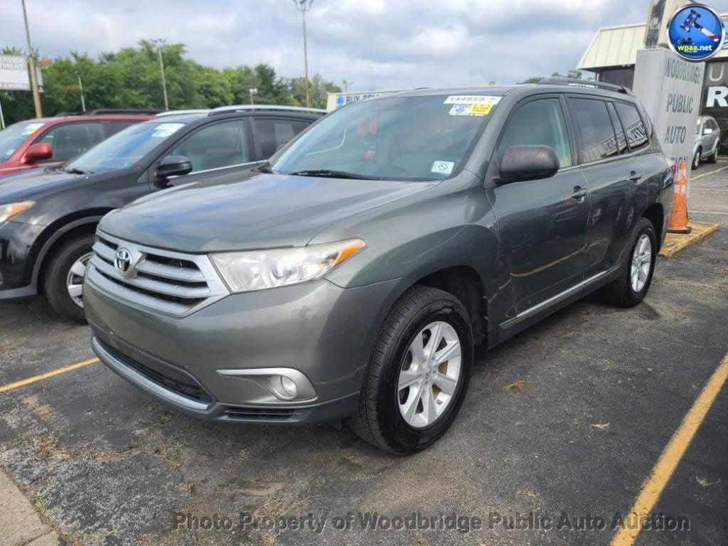 used 2013 Toyota Highlander car, priced at $9,950