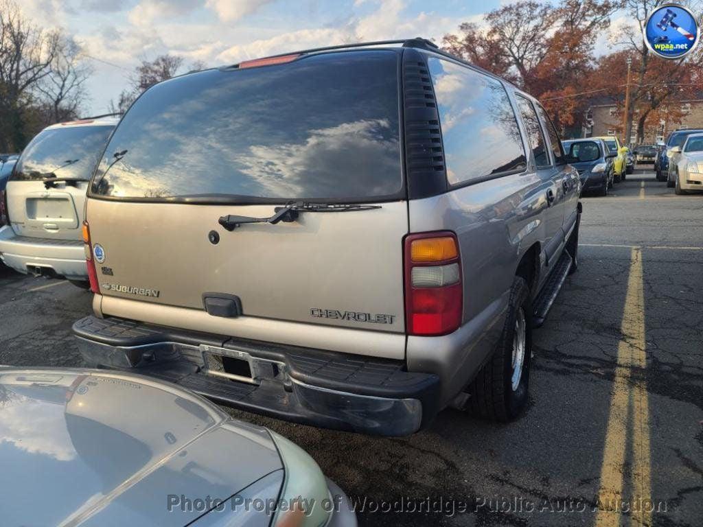 used 2002 Chevrolet Suburban car, priced at $2,550