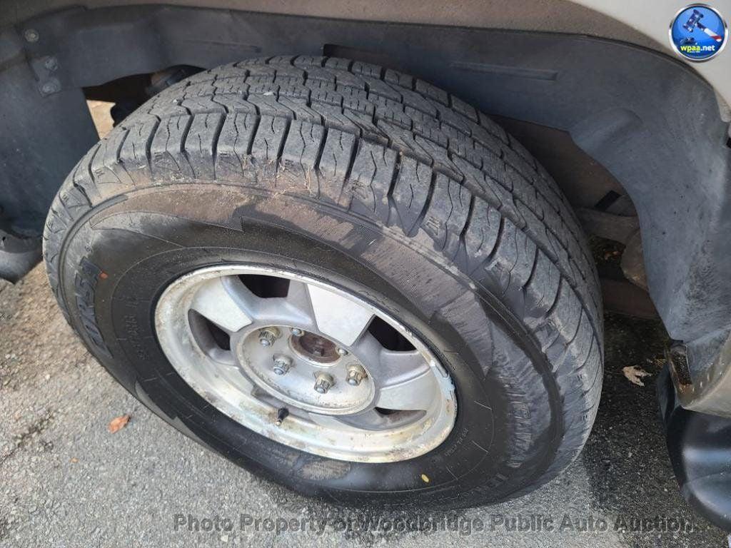 used 2002 Chevrolet Suburban car, priced at $2,550